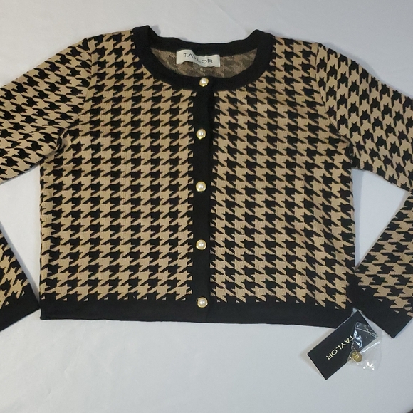 Taylor NWT Womens Black/Tan Houndstooth Cardigan Pearl Button Warm Cozy Sz M - Picture 1 of 12